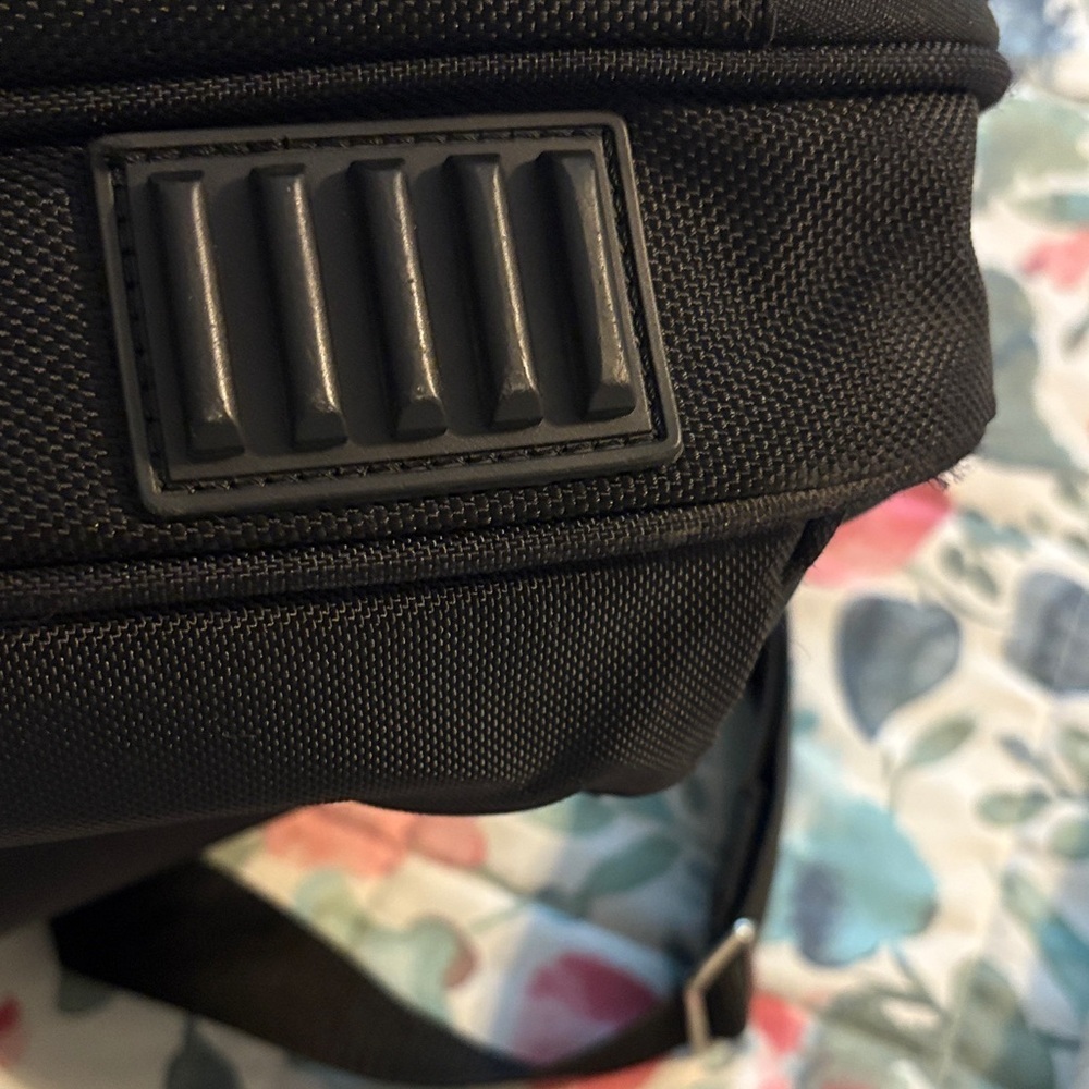 Dell Professional Black Laptop Messenger Bag - Picture 10 of 13